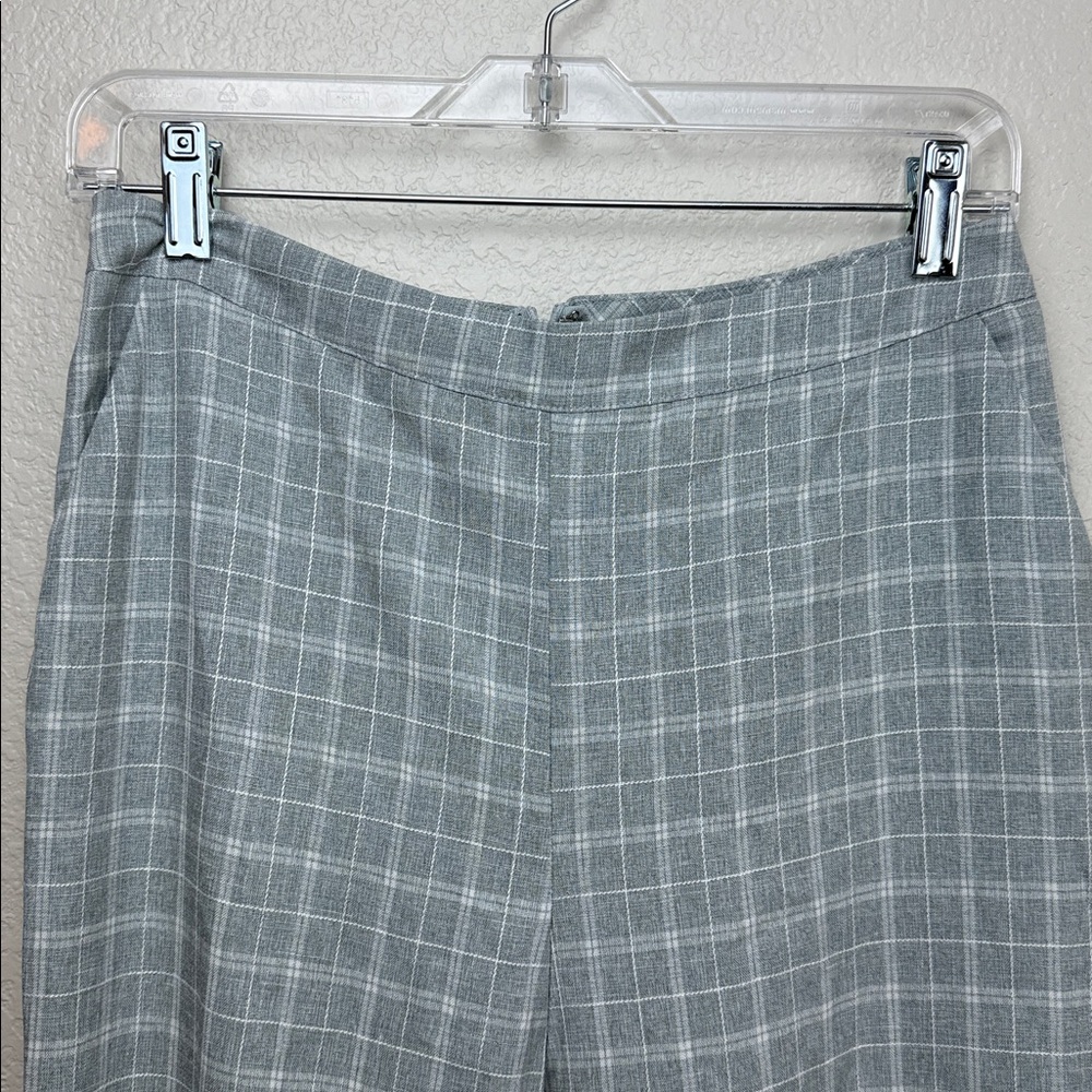 L’ATISTE Grey Plaid Frill Cropped Pants Size Medium NWT - Picture 5 of 7